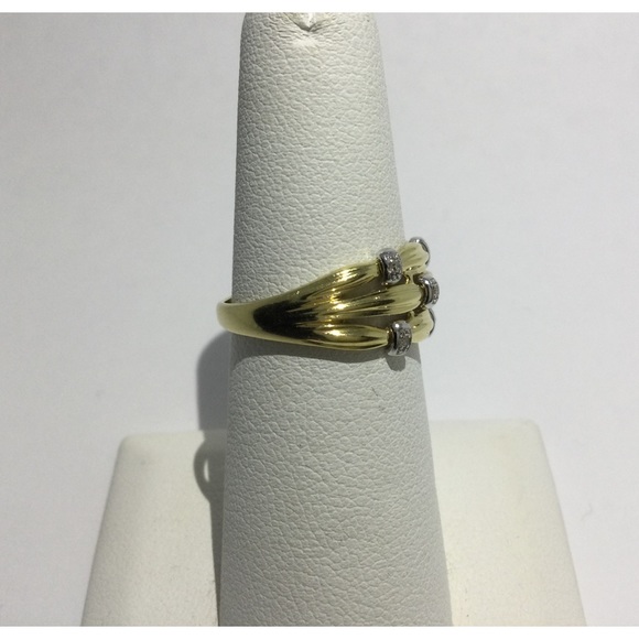 18K Gold Diamond Accent Ring - Picture 3 of 12